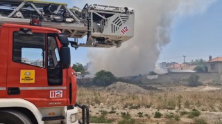 Konyada metruk binada yangın paniği