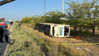 Konyada yolcu otobüsü devrildi: 1 ölü, 23 yaralı