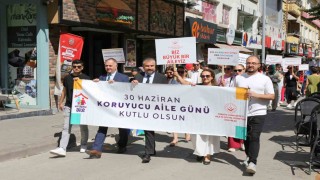 Koruyucu Aile Günü farkındalık yürüyüşü