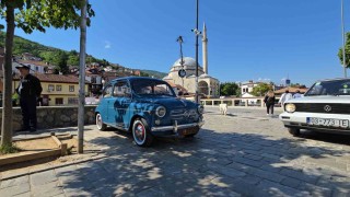 Kosovada klasik otomobil festivaline büyük ilgi