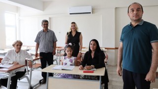 Kübalı Gelin ve Ailesi Türkçeyi Büyük Bir Aşkla Öğreniyorlar
