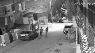 Küçükçekmecede balkona torpil attılar: O anlar kamerada