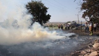 Kulada 2 saatte 3 farklı bölgede yangın