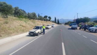 Kurallara uymayan 33 sürücü cezadan kaçamadı