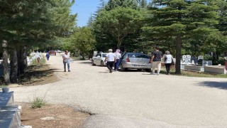 Kurban Bayramı arefesinde mezarlıklar ziyaretçilerle doldu