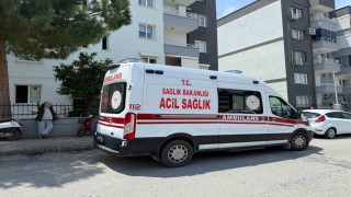 Kuşadasında bir kadın apartmanın girişinde ölü olarak bulundu