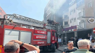 Kuşadasında yangın paniği