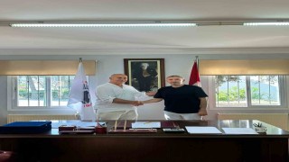 Kuşadasısporda Teknik Direktör Sarı göreve başladı