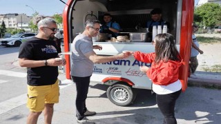 Kütahya Belediyesinden sınav sabahı sıcak çorba ikramı