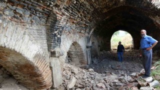 Kütahyada 831 yıllık Yenice Han turizme kazandırılmayı bekliyor