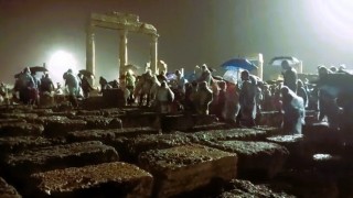 Laodikyadan, Kızıl Ordu Korosunun şarkıları değil ‘yuh sesleri yükseldi