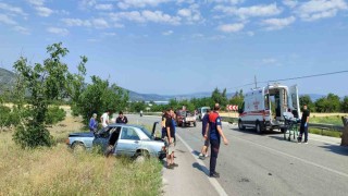 Lastiği patlayan otomobil yoldan çıktı: 1 yaralı