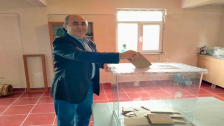 Mahalle sakinleri köy olmak için referanduma gitti