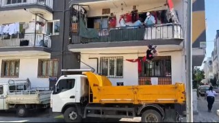 Mahalleli bıktı, onların çöp sevdası bitmedi