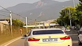 Makas atan sürücü kameraya yakalandı