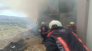 Malatyada inşaat işçilerinin kaldığı şantiyede yangın