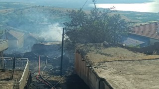 Malatyada örtü yangını: 2 ev küle döndü