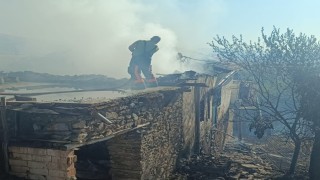 Malatyada örtü yangını: İki ev kül oldu