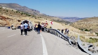 Malatyada otomobil bariyerlere çarparak takla attı: 1 ölü, 2 yaralı