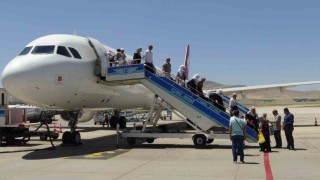 Malatyalı hacıların yurda dönüşü başladı