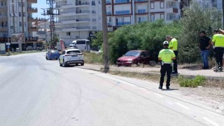 Manavgatta direğe çarpan otomobil sürücüsü yaralandı