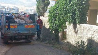 Mardinde çöp ev belediye ekiplerince temizlendi
