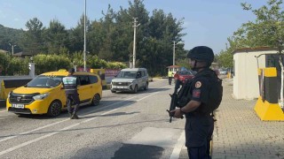 Marmaris ve Datçaya 25 bin araç giriş yaptı