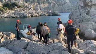 Marmariste 15 düzensiz göçmen ve bir göçmen kaçakçısı yakalandı