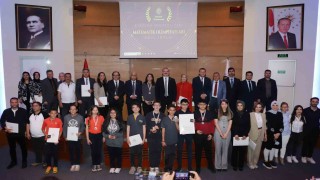 Matematik olimpiyatlarında başarılı öğrenciler ödüllendirildi