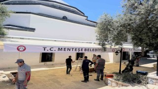 Menteşe Belediyesinden Kurşunlu Camiine gölgelik tente