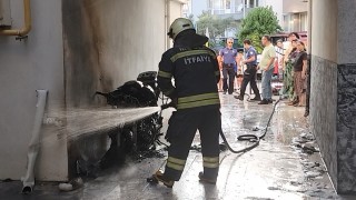 Menteşede park halindeki motosiklet alev aldı