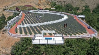 Meramda görsel şov yeniden başladı