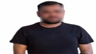 Merdivende çocuğunu tekmeleyen cani baba adliyeye sevk edildi
