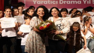 Merkezefendi Kent Tiyatrosunda yılsonu gösterisi ve sertifika töreni gerçekleşti
