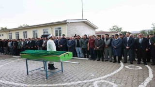 Mersinde denizde boğulan lise öğrencisi memleketi Çorumda son yolculuğuna uğurlandı