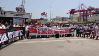 Mersinde, İsrailin Madleen gemisine müdahalesi protesto edildi