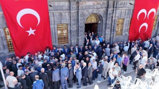 MHPde bayramlaşma programına yoğun ilgi