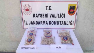 Mide ve bağırsaklarında 3 kilo uyuşturucuyla yakalandılar