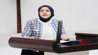 Milletvekili Ün, halk otobüsünde saldırıya uğrayan tesettürlü kadınla görüştü