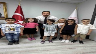 Minik çiftçiler ilk hasatlarını yaptı