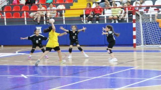 Minik Eller Hentbol Şenliğinde ödüller sahiplerini buldu
