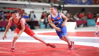 Minikler Grekoromen Güreş Şampiyonası Sivasta başladı