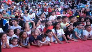 Miniklere festival tadında karne şenliği
