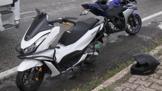 Motosiklet ile otomobil çarpıştı: 1 yaralı