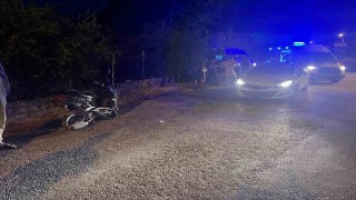 Motosiklet ile otomobil çarpıştı: 2 yaralı