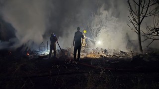 Mudanyada bağ evi alevlere teslim oldu