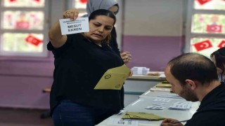 Muhtarlığı kazandı, sevincini çiftetelli oynayarak kutladı