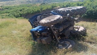 Muşta traktör devrildi: 1 yaralı