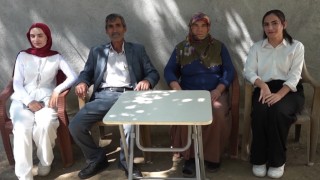 Muşta YKS çıkışında duygulandıran karşılama