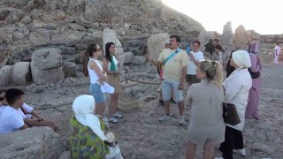 Nemrut Dağında hafta sonu turist yoğunluğu